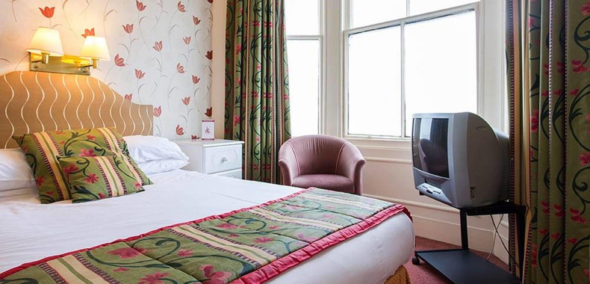 Clifton Hotel 3*
