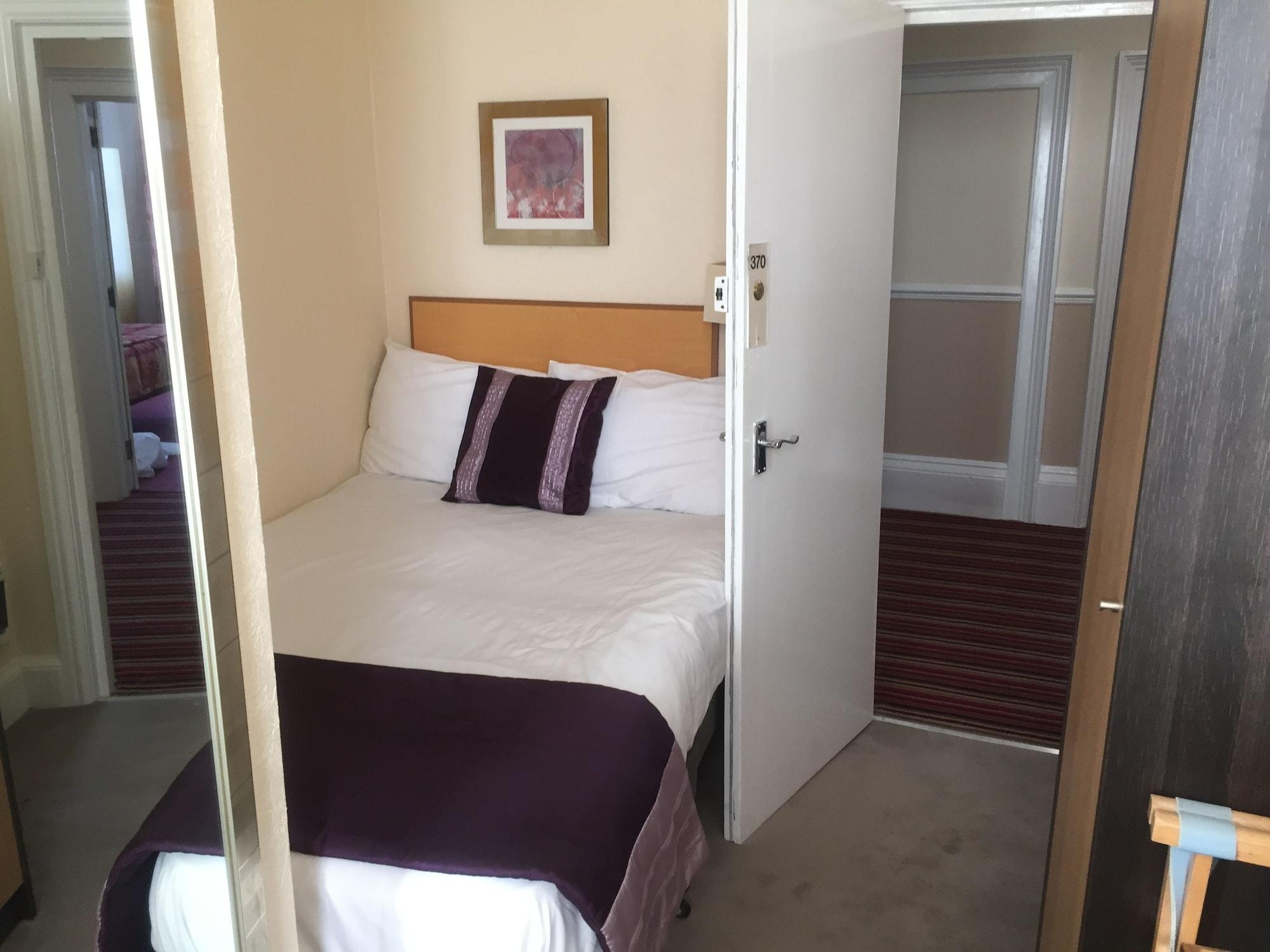 Hotel Clifton