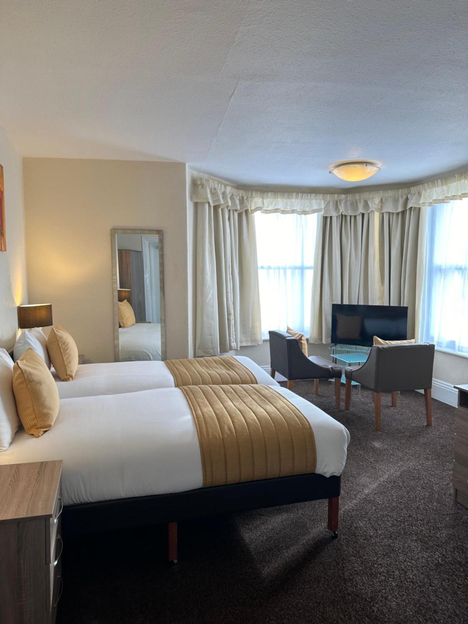 Clifton 3*